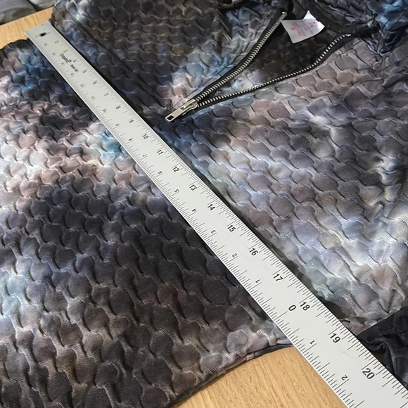 No Boundaries Super Stretch & Soft Honeycomb Hoodie Size M tie dye - Picture 8 of 10